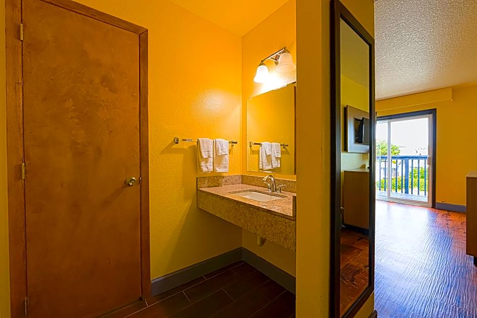 Coastal Inn by OYO Lincoln City - Oregon Coast Hwy