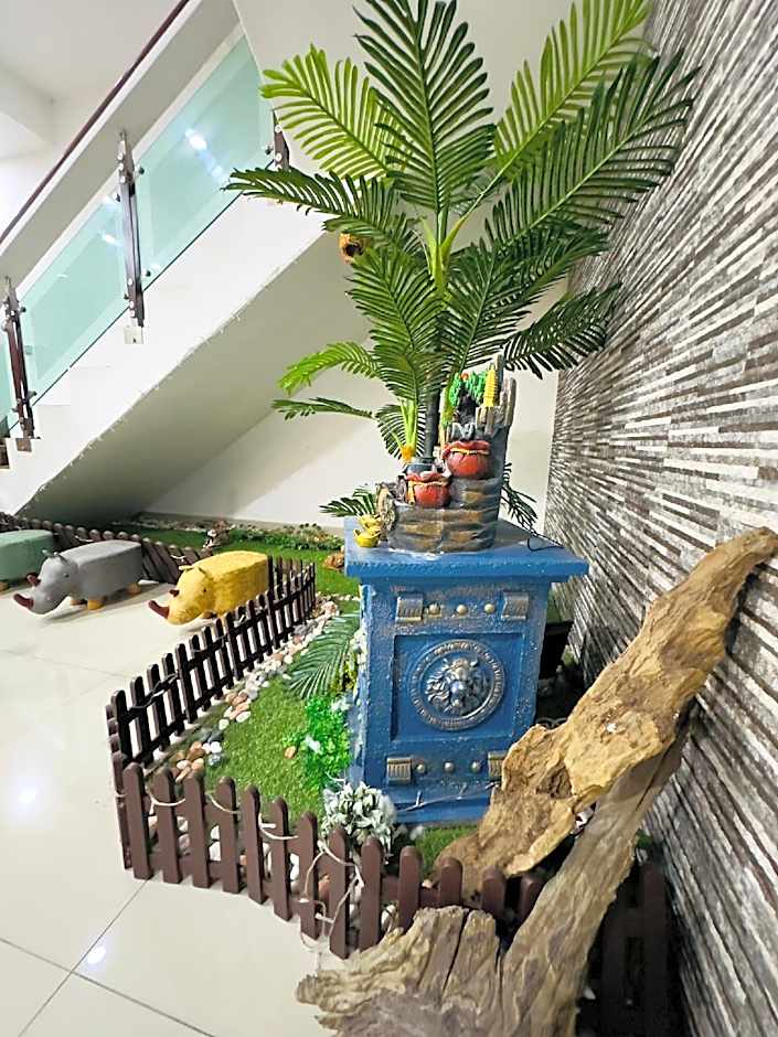 MAXWELL INN LUXURY HOTEL