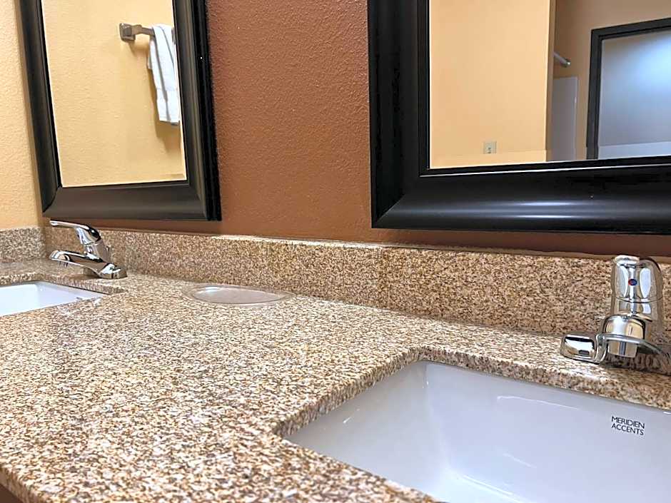 Comfort Suites Louisville East