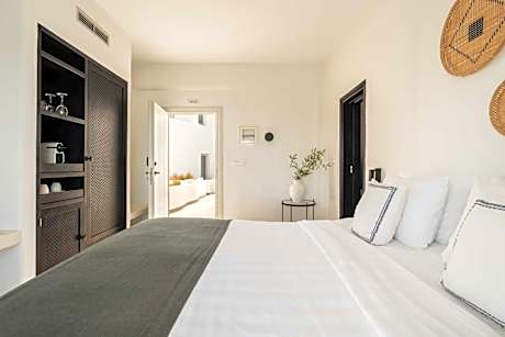 Superior Room with Caldera View