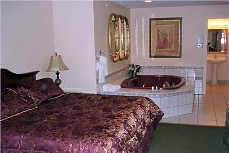 King Room with Spa Bath - Smoking