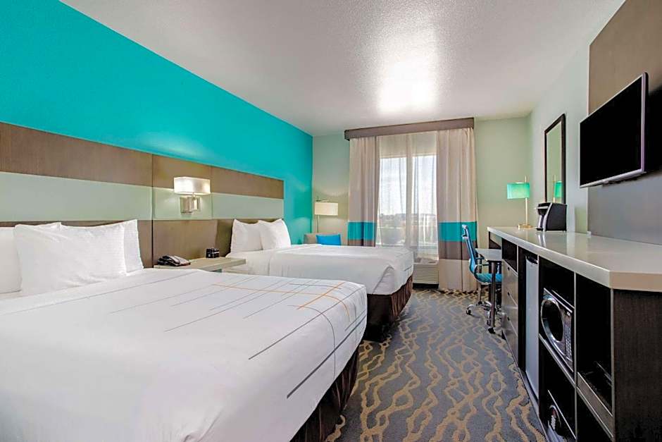 La Quinta Inn & Suites by Wyndham Northlake Ft. Worth