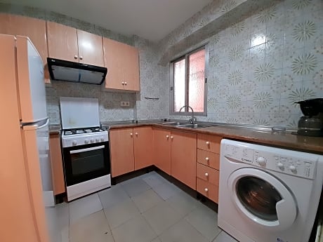 2 BEDROOMS (4 PEOPLE)