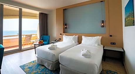Deluxe Sea View with Balcony