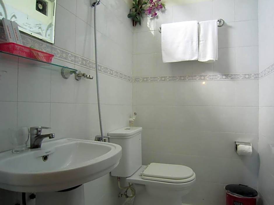 Tan Hoang Long Hotel Nguyen Van Cu