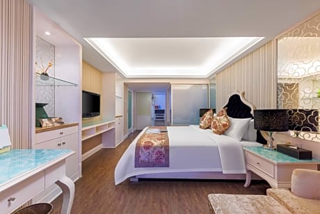 Two-Bedroom Duplex Suite
