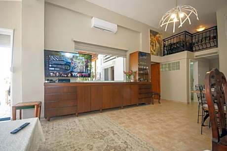 Violeta's Seaview Apartment in Rhodes