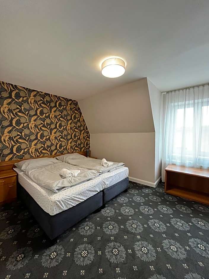 City Hotel
