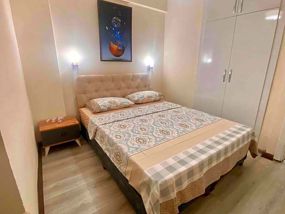 LICENSED ,JAZZY TOP CLASS 3 BEDROOMS HOMES 100Mb Wi-Fi