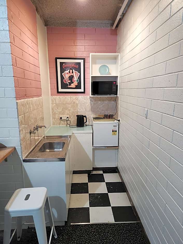 West End Motel & Backpackers