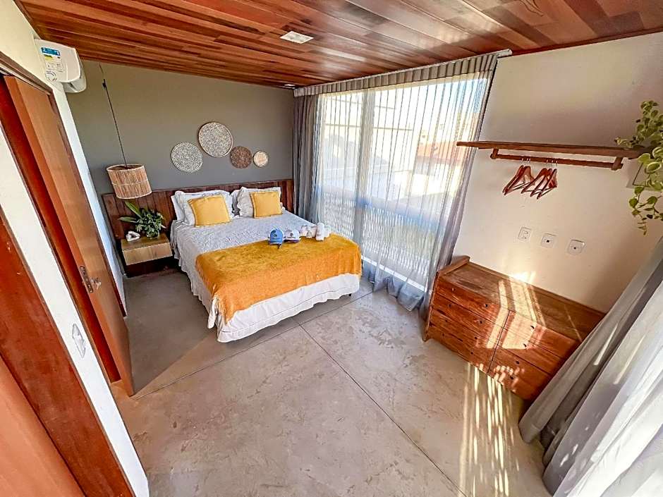 Casa com piscina aquecida, cozinheira, 30m do mar