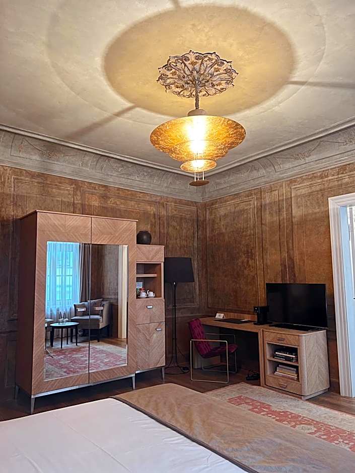 Dome Hotel