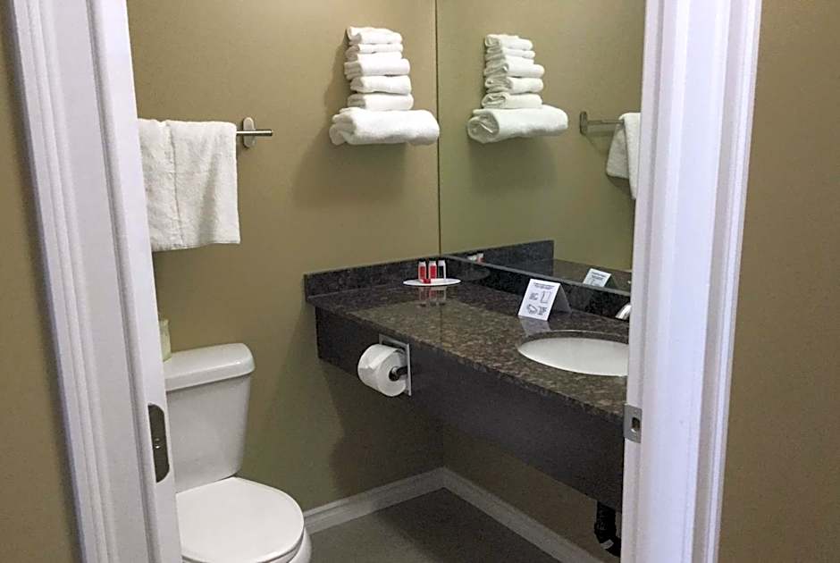 Super 8 by Wyndham Hardisty