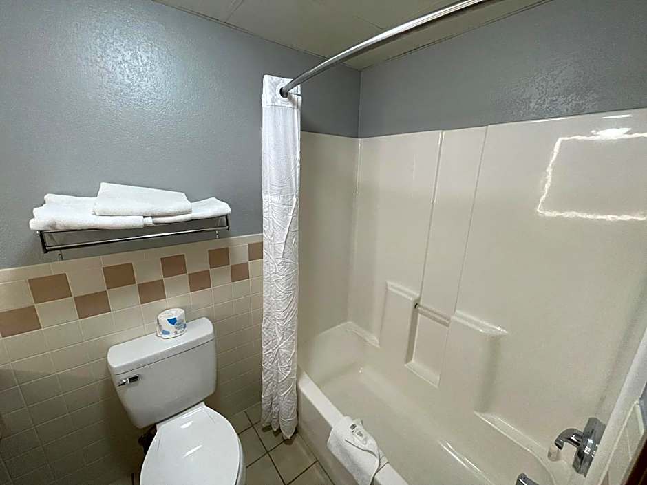 AmericInn by Wyndham Sayre