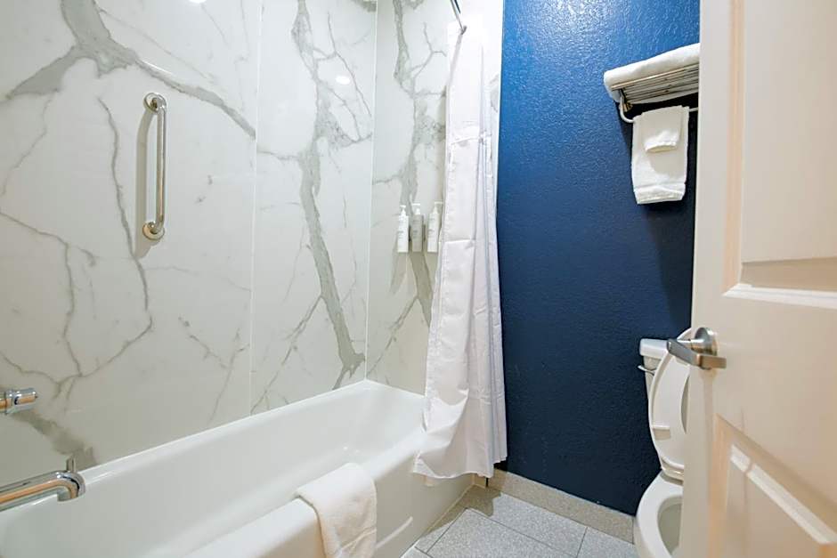 Spark by Hilton Lafayette South