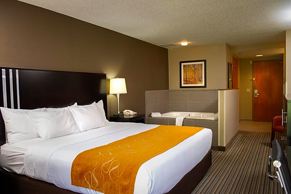 Holiday Inn Express & Suites Hayward, an IHG Hotel