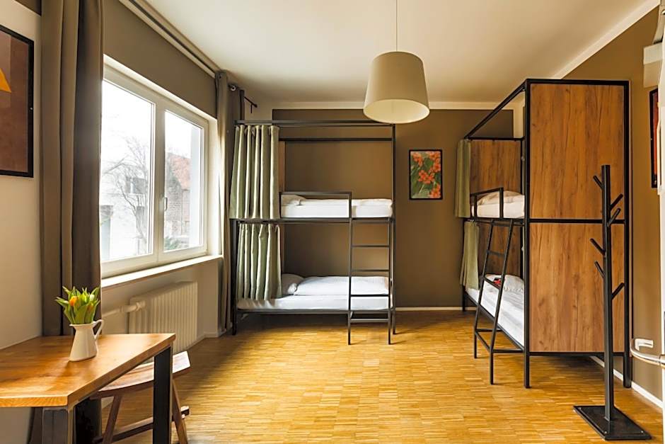 Five Reasons Hostel & Hotel