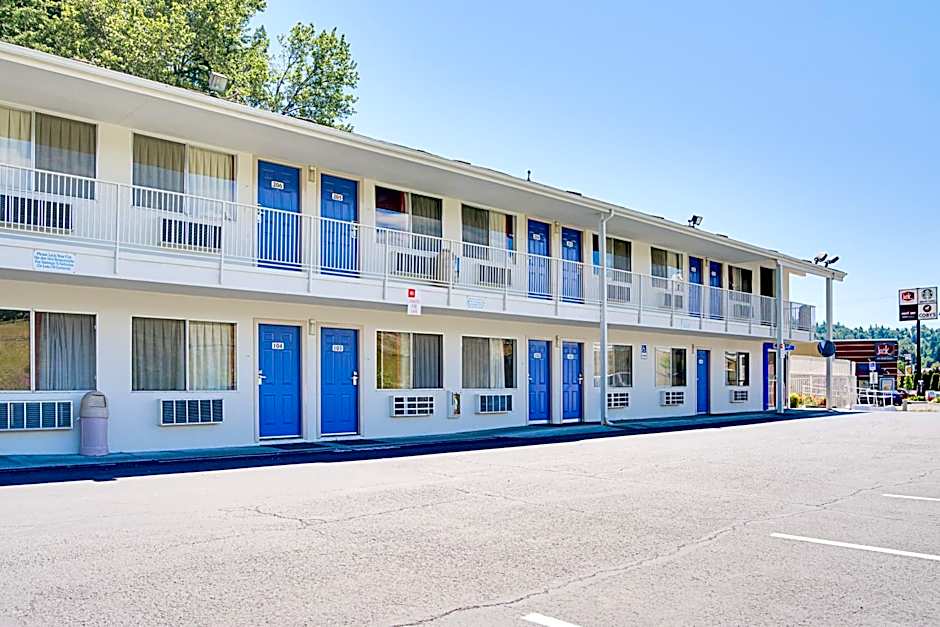 Motel 6-Kelso, WA - Mt. St. Helens