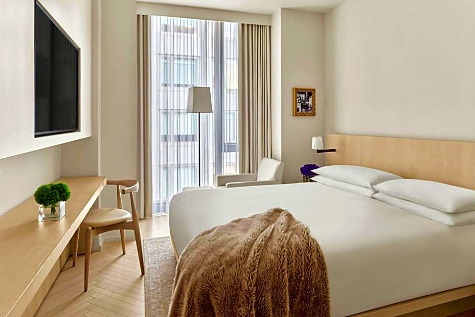 Photo 1 of 3 of Deluxe 1 King Bed
