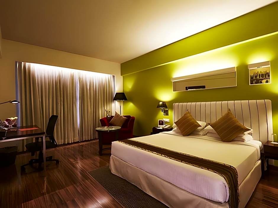 Vivanta Vijayawada, MG Road