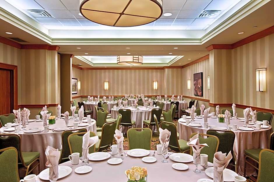 Hilton Suites Chicago Oak Brook