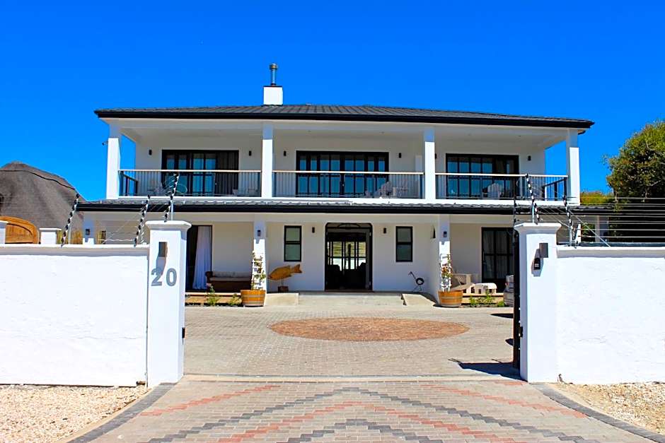 Whale Rock Luxury Lodge