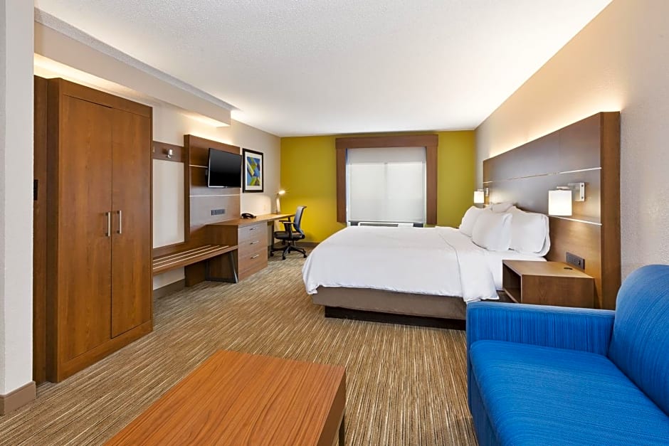 Holiday Inn Express & Suites Chesapeake By IHG