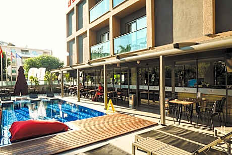 Laren Sea Side Hotel Spa