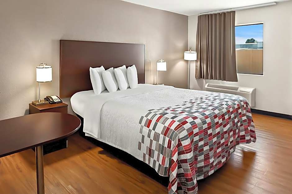 Red Roof Inn Muscle Shoals