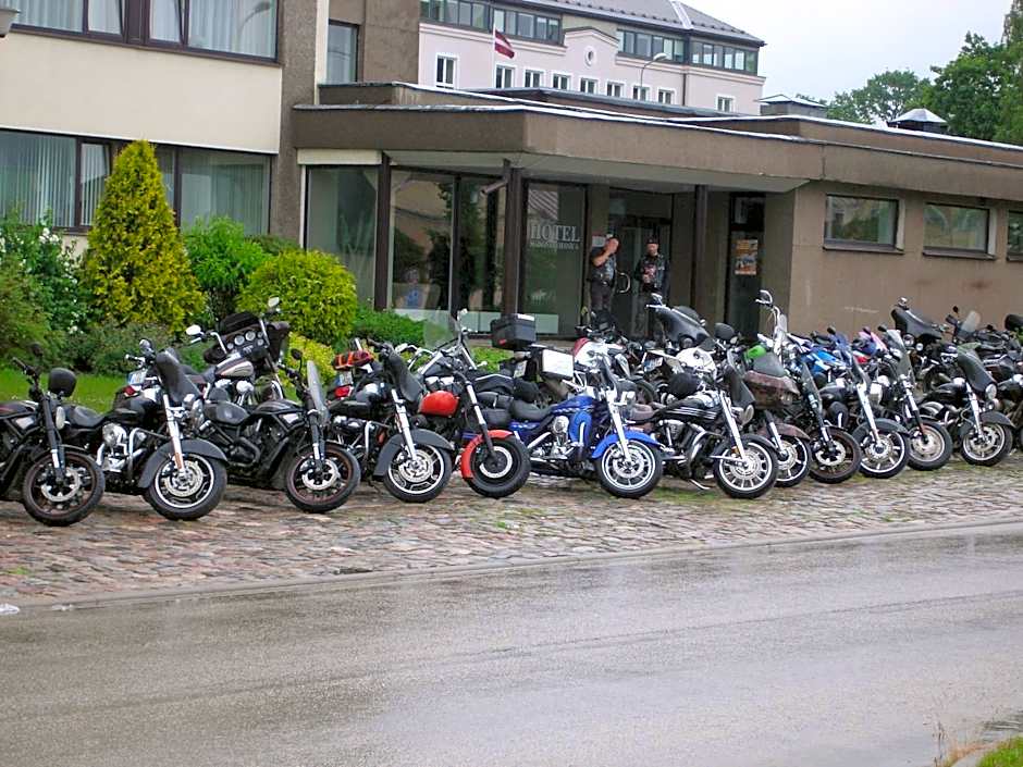Hotel Madona