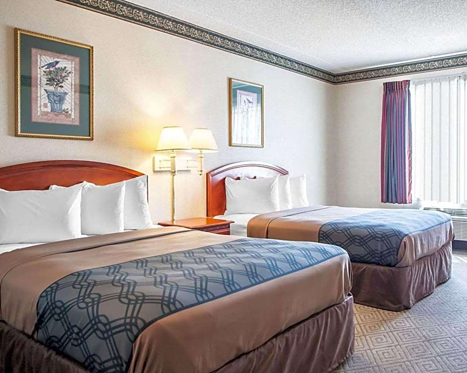 Rodeway Inn & Suites Milwaukee