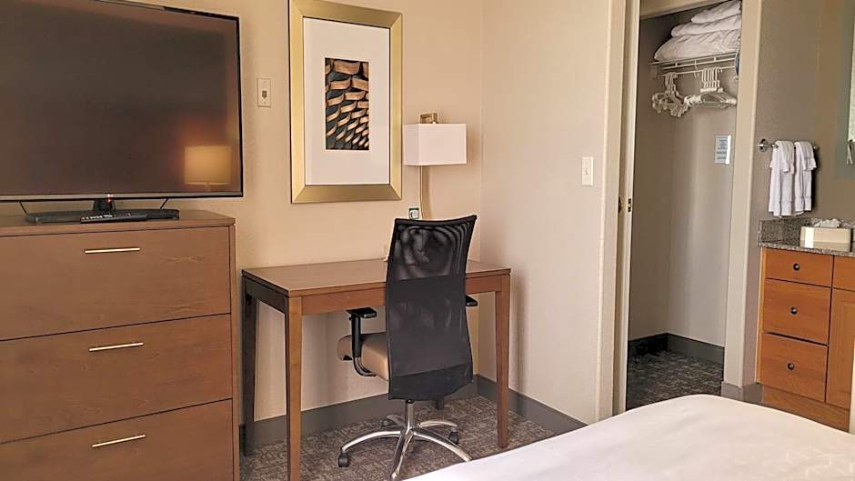Staybridge Suites - Calgary Airport By IHG