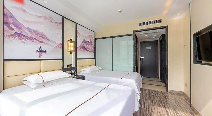 Yiwu Luckbear Hotel