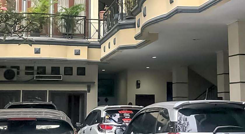 Kemang Place near Lippo Mall Kemang Mitra RedDoorz