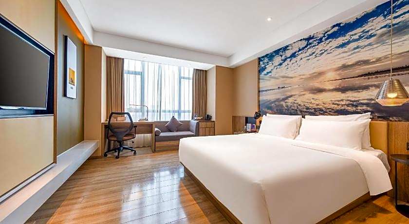 Atour Hotel Maoming High-speed Railway Station People Square