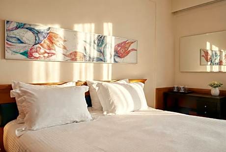 Superior Guestroom with side sea view