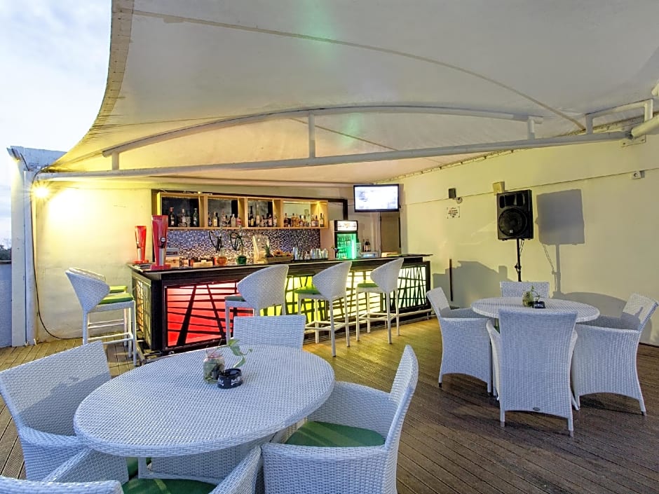 Maxonehotels At Bukit Jimbaran
