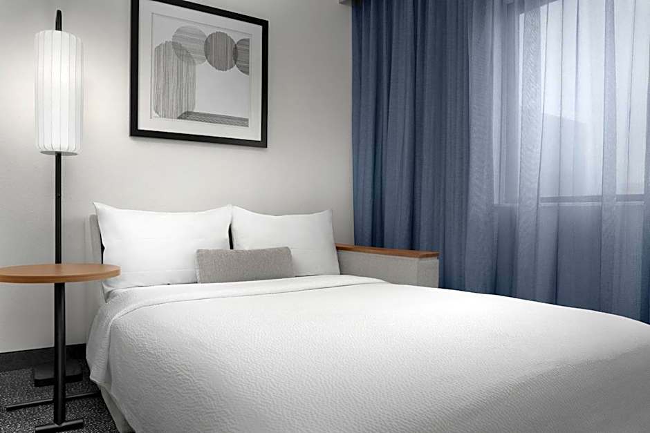 Courtyard by Marriott Dallas Addison/Quorum Drive