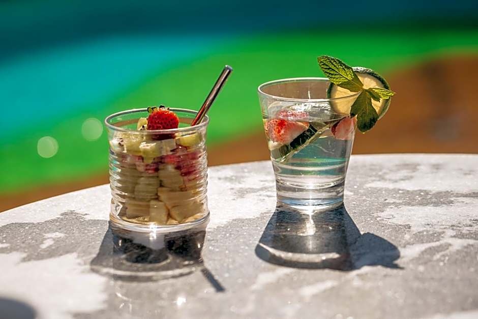 Kouros Art Hotel (Adults Only)