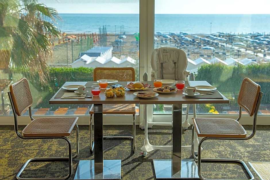 Hotel Fedora Riccione - FRONTE MARE