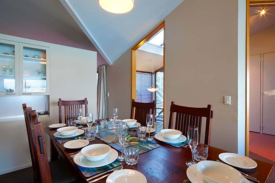 Spinnaker Bay Apartments