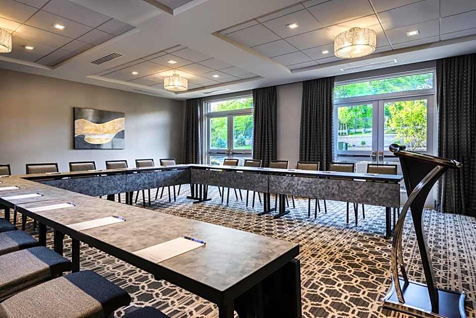 Hampton Inn By Hilton & Suites Bridgewater, NJ