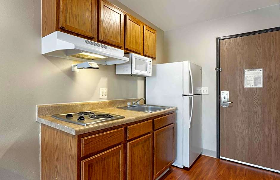 Extended Stay America Select Suites - Wichita - Airport