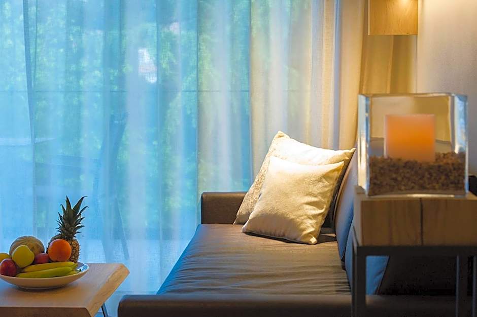 Haus Gregori Modern & Central Stay in Vineyard with Rooftop & Served Breakfast