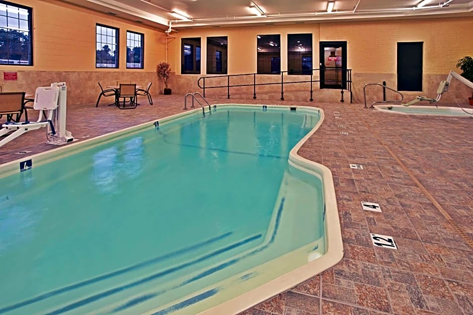 La Quinta Inn & Suites/New River Gorge National Park