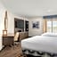 Hotel Westport Kansas City, Tapestry Collection by Hilton