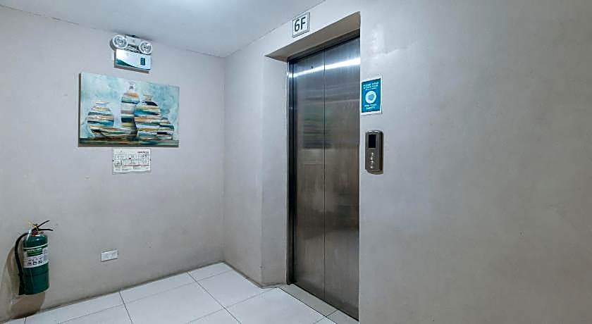 RedDoorz @ Melbourne Suites Makati