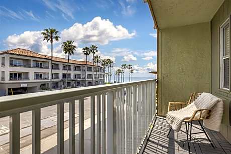 Double Room with Two Double Beds and Partial Ocean View - Balcony/Non-Smoking