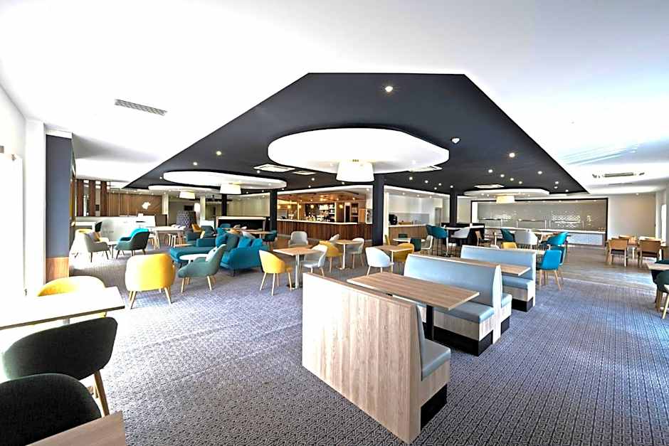 Holiday Inn Cardiff - North M4 By IHG