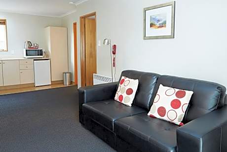 One-Bedroom Apartment Queen